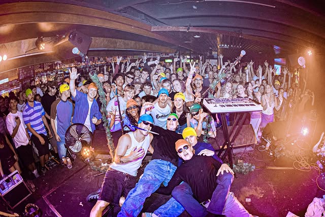 Fingers performing at Indi Bar